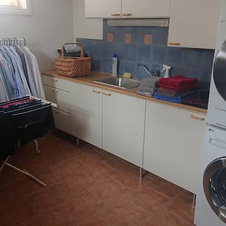 Talo Puistoalueella Keskustan Laehettyvillae *