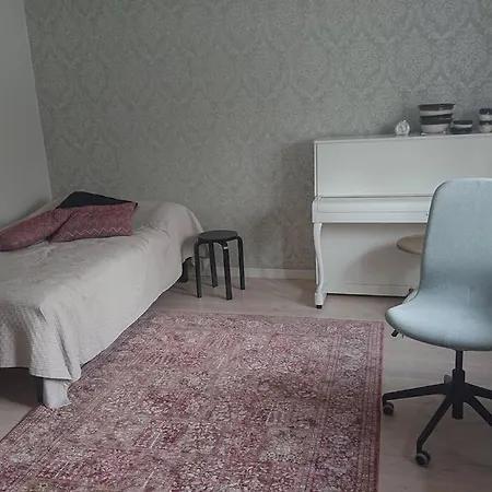 Talo Puistoalueella Keskustan Laehettyvillae Tampere
